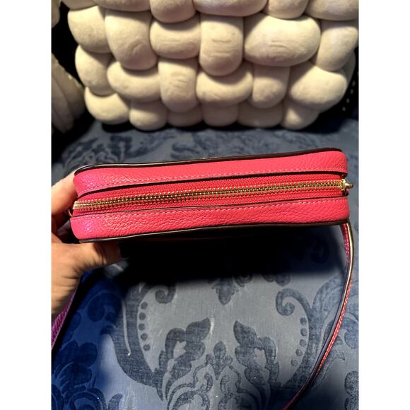 Coach Pebbled Leather Neon Barbie Pink Camera Bag Crossbody - Picture 2 of 12